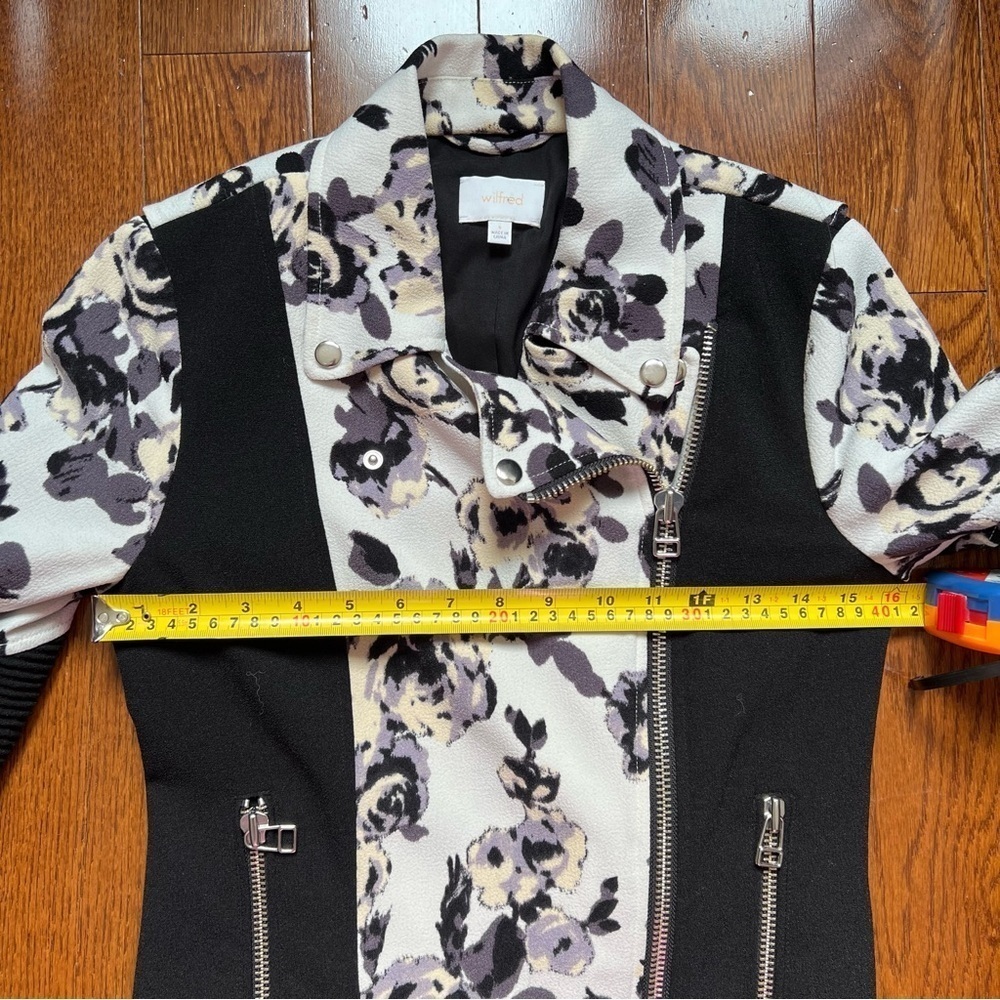 Aritzia Wilfred Black White Floral Montesson Moto Crepe Jacket - Sz 6 - Picture 13 of 16